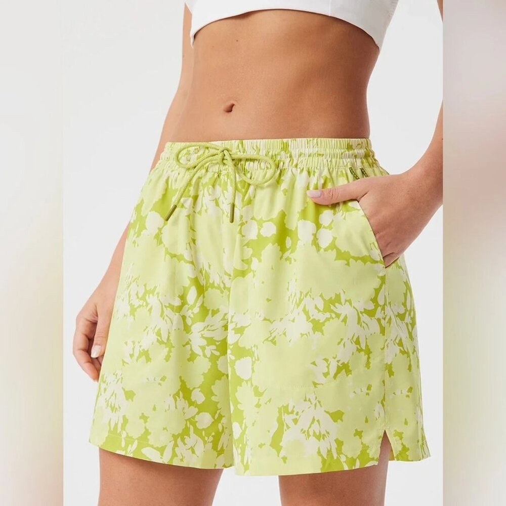 OutdoorVoices SolarCool Shorts in Hyper Green size Small
